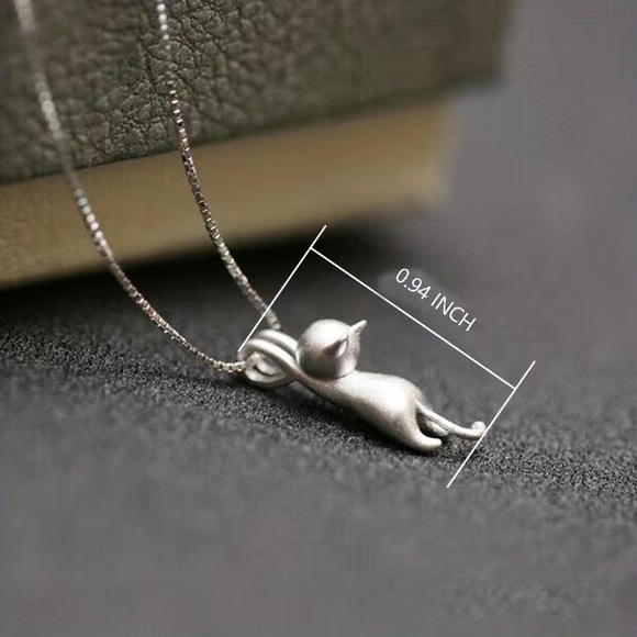 Hanging Cat Necklace - Picture 4 of 4